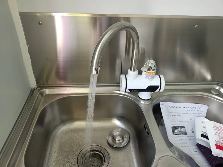 water sink in the ice cream kiosk water sink in the ice cream kiosk